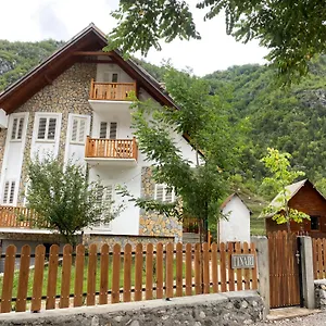 Bujtina Tinari , Theth Albanien